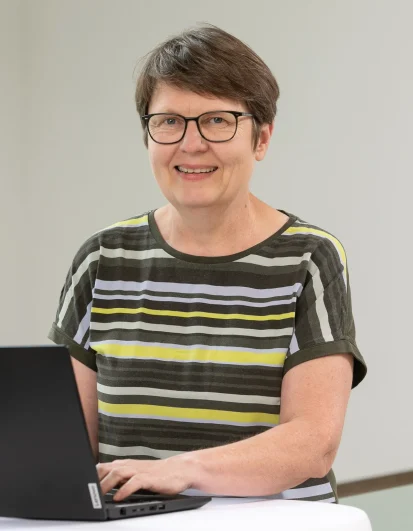 web1200-ingrid schmid-208